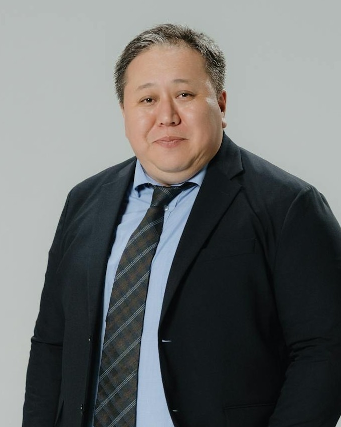 Азис Абакиров